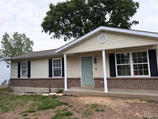 277 Hickory Forest Dr, Troy, MO 63379