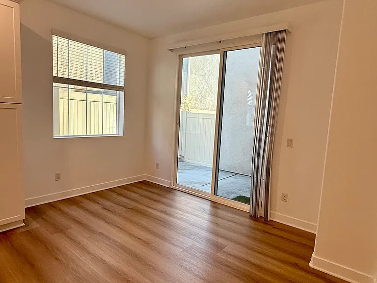 2040 Divine Arroyo — Photo 3