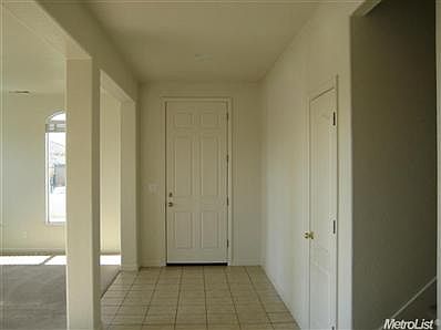 3rd image of 318 Honeybell St