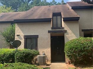 15 Tiburon Dr, Lithonia, GA 30038