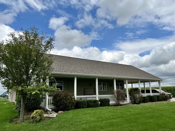 979 N 24th Rd, Oglesby, IL 61348