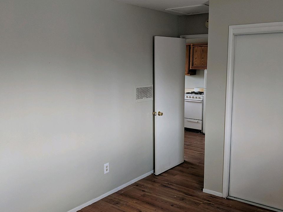 2nd image of 30 N 10th St