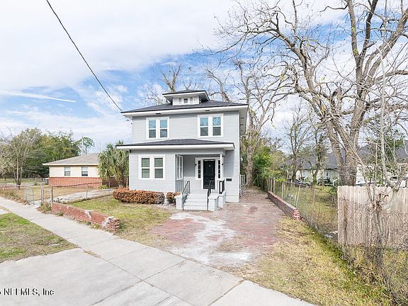 3rd image of 1021 W 13TH Street