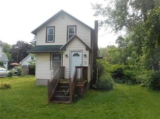 48 Carlton St, Sodus, NY 14551
