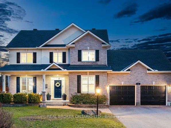32 Feldspar Cres, Ottawa, ON K2S 1Y3