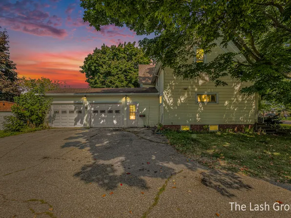 281 N Main St, Kent City, MI 49330