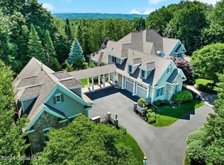 7 E Ridge Rd, Loudonville, NY 12211