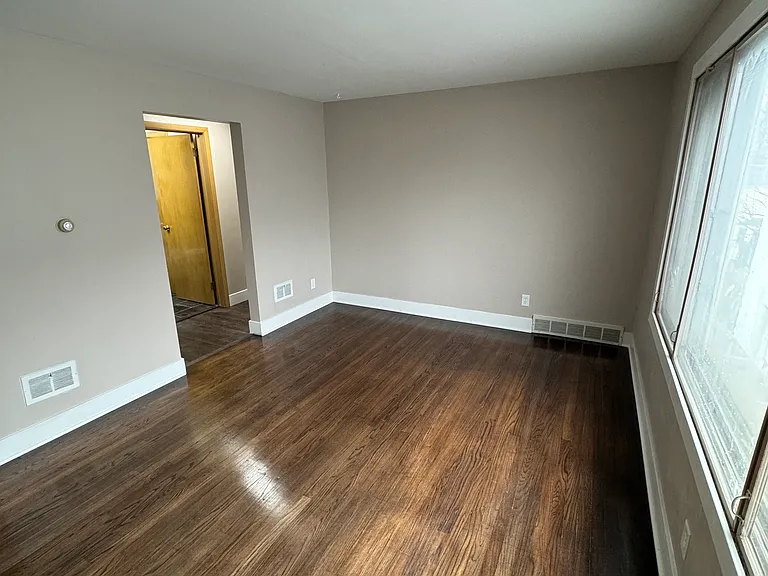 1452 S 92nd St #6 — Photo 3