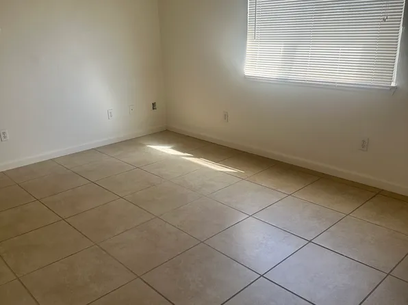 1163 E Millard Way, Dinuba, CA