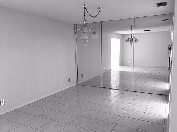 5947 Los alamos dining room