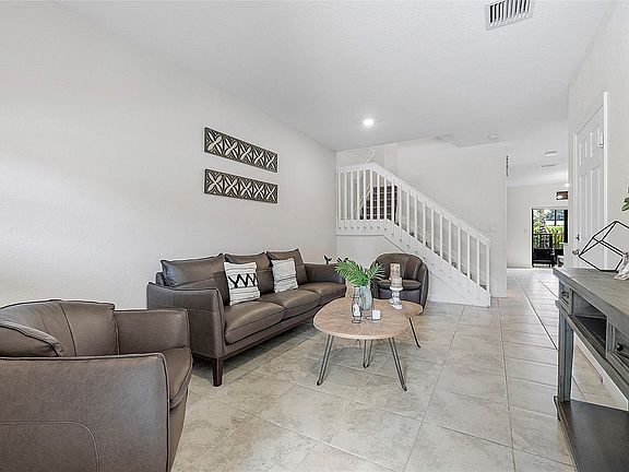 5th image of 2726 NW 55th Avenue