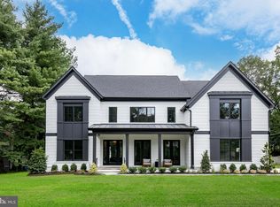 8000 Old Falls Rd, Mc Lean, VA 22102