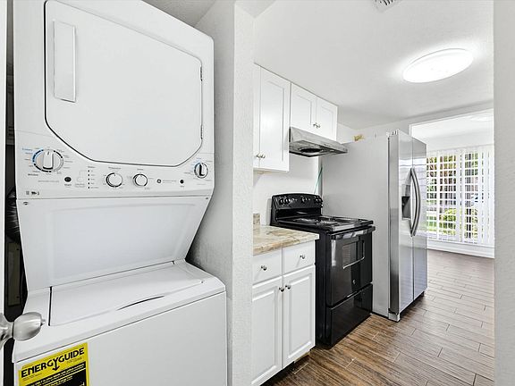 4th image of 9548 Pagewood Ln #9548