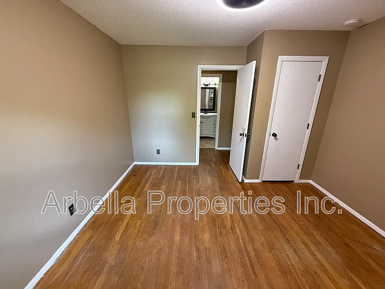 2708 Granbrook Dr — Photo 8