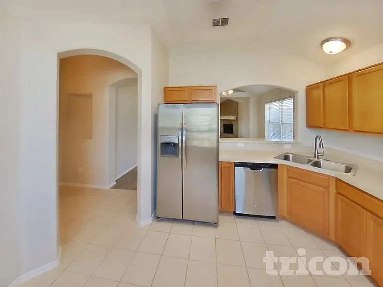 304 Sardius Blvd — Photo 5