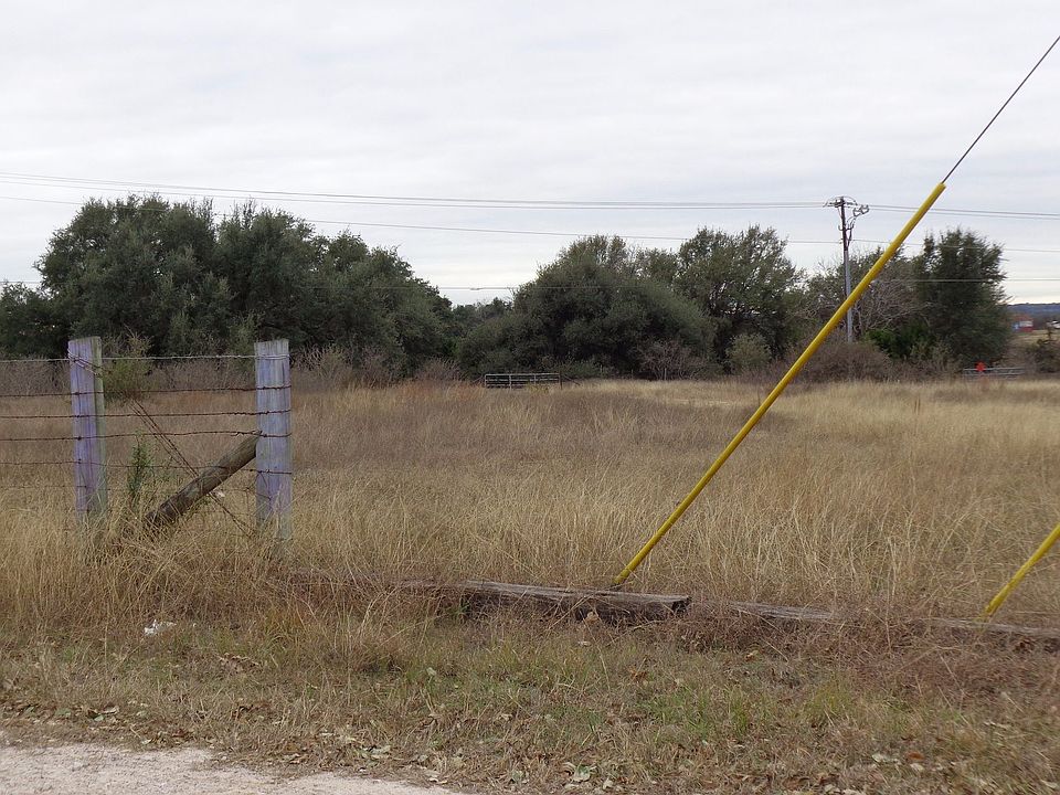 2nd image of 1000 Bar P Ranch Rd