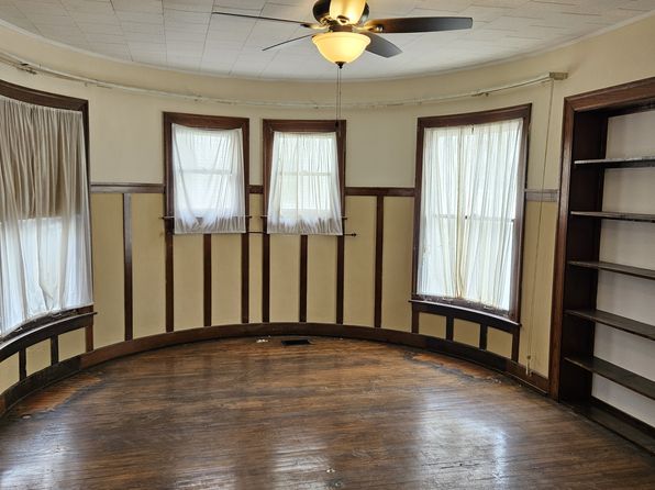 211 S Main St APT 2