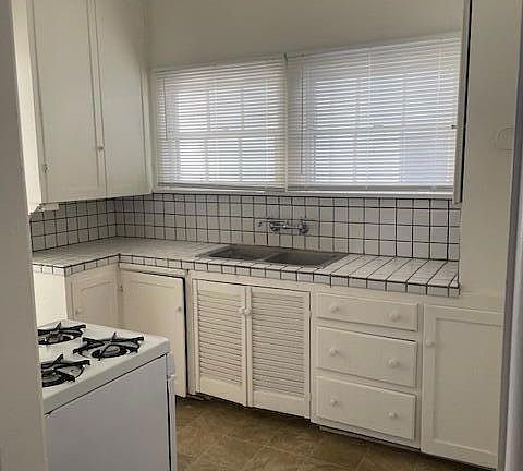 4th image of 772 Poli St APT E