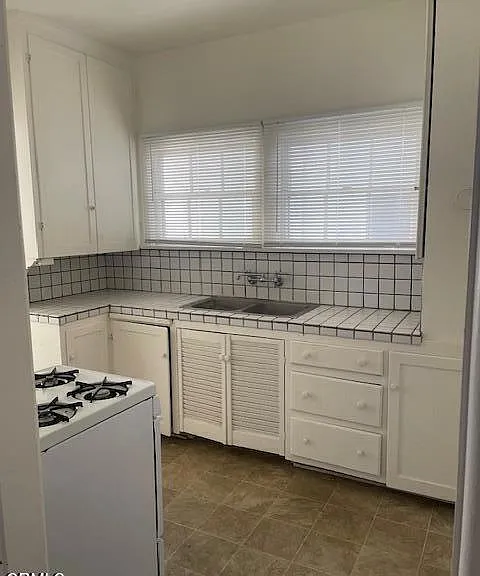 772 Poli St #E — Photo 4