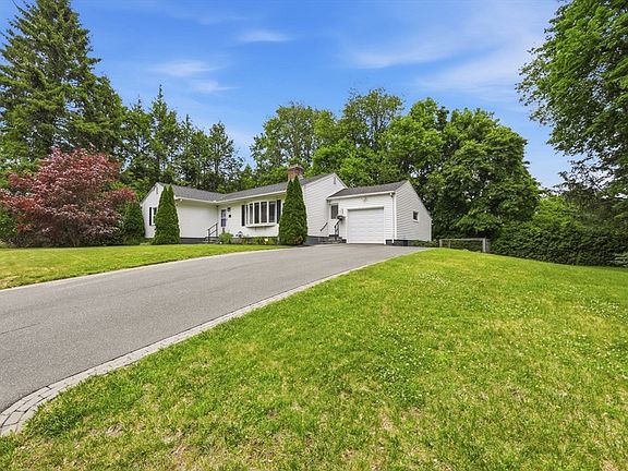 4th image of 75 Adrian Ave