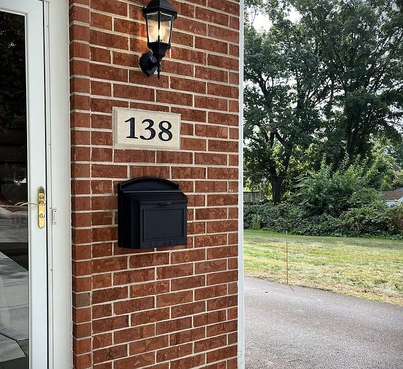 1st image of 138-152 N Huffman St #138