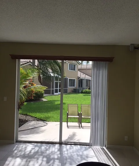 1092 SW 158th Ave — Photo 3