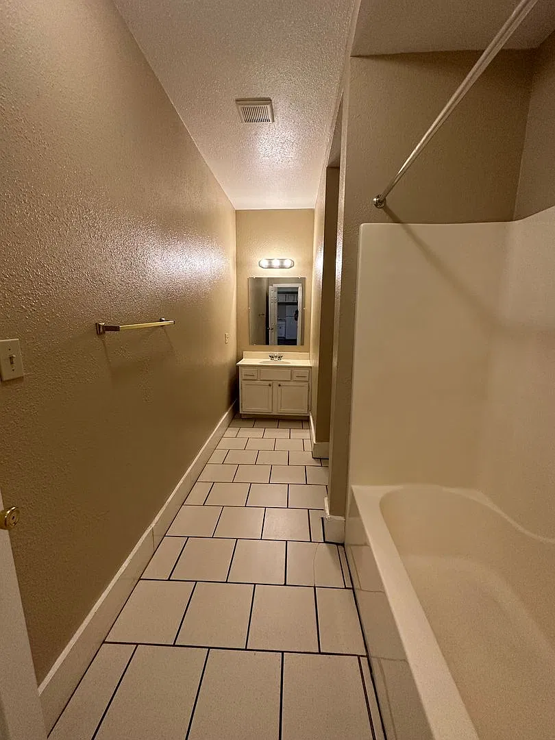 417 W. Woldert St. — Photo 3