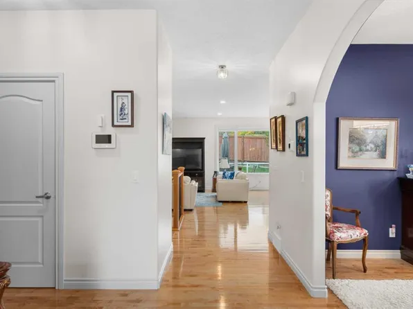 64 S Elysian Cres SW, Calgary, AB T3H 0E7
