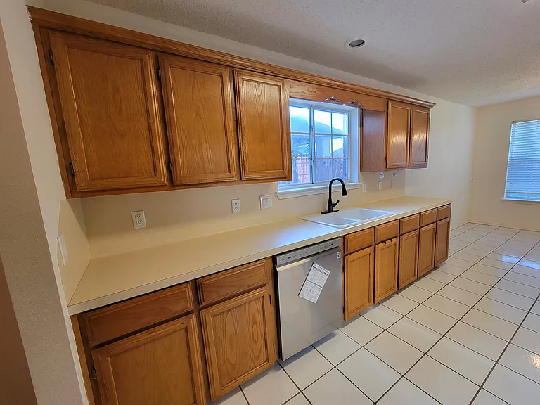 2704 Amherst Ave — Photo 15