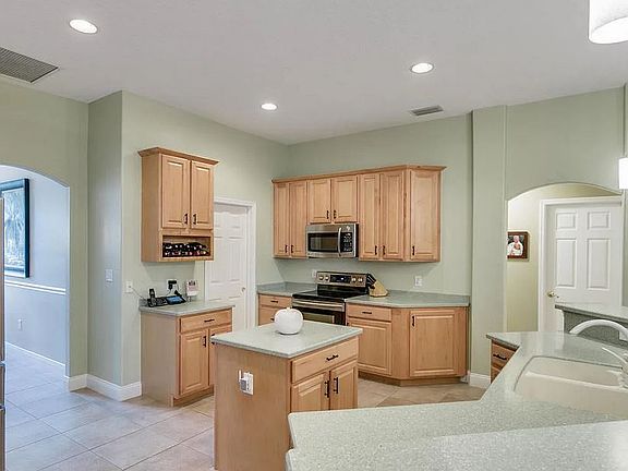 2nd image of 1831 Admiralty Blvd