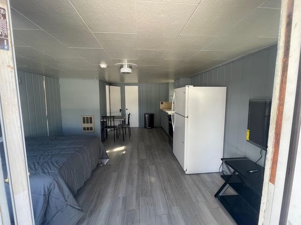 1 1010 1/2 California Ave