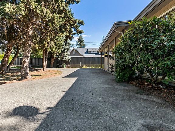 4th image of 44850 Keith Wilson Rd