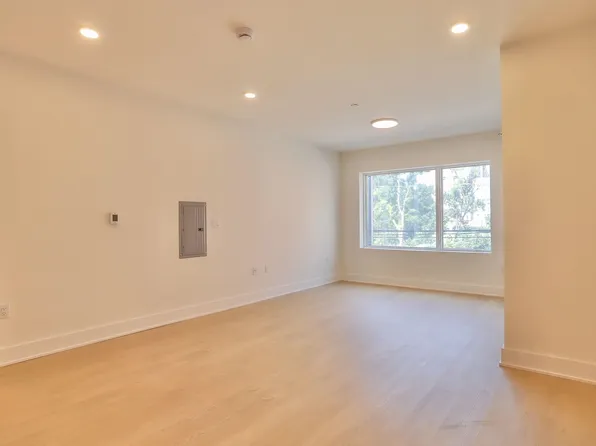 303 Madison Street image 11 of 18