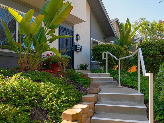 4th image of 10654 Esmeraldas Dr