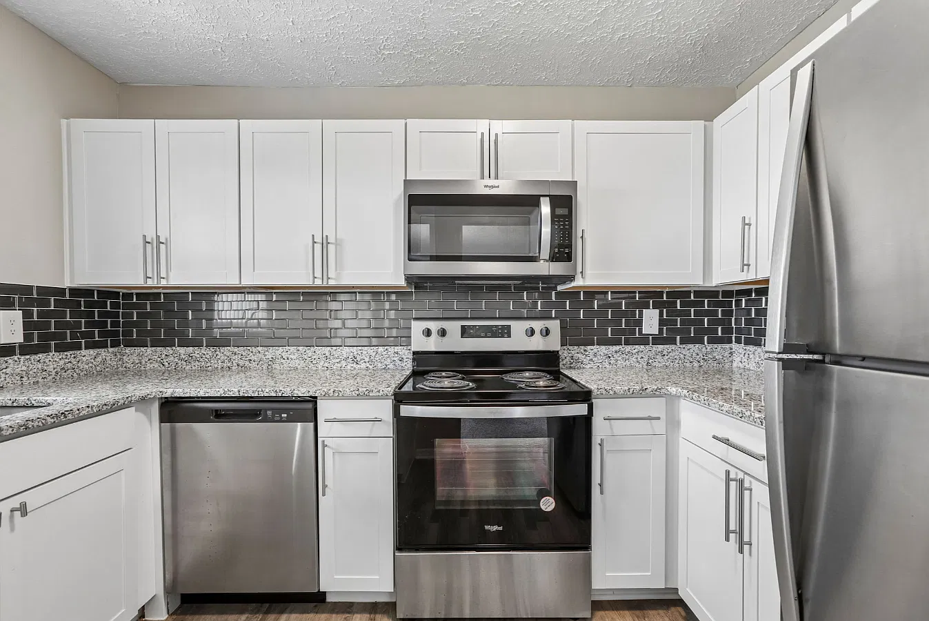 Reserve at Lake Pointe Apartments and Townhomes — Photo 1