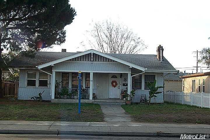 2nd image of 740 W Yosemite Ave