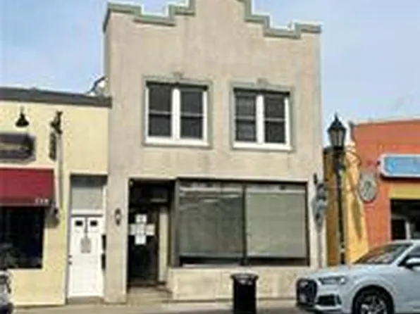 236A Main St, Farmingdale, NY 11735