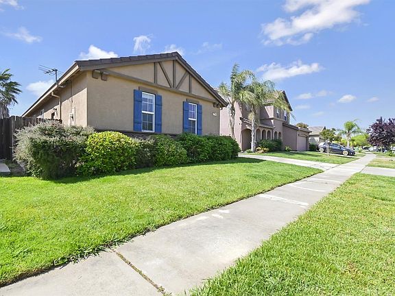 3rd image of 1748 Cattail Dr