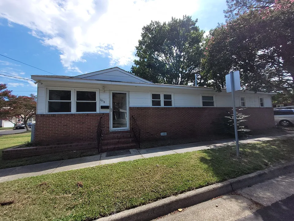 1012 Oaklawn Ave