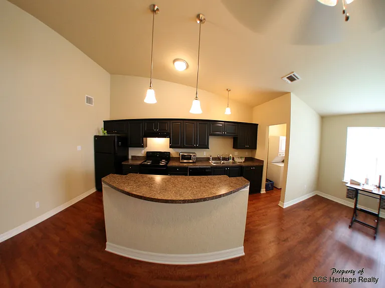 701 Gaytha Cir — Photo 2