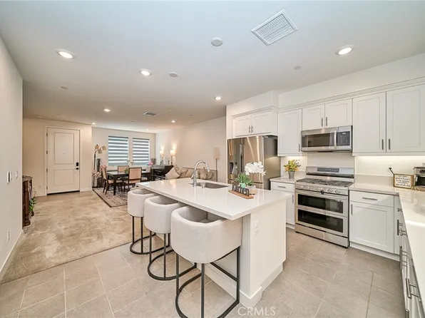 10526 Triple Crown Ln, Los Alamitos, CA 90720
