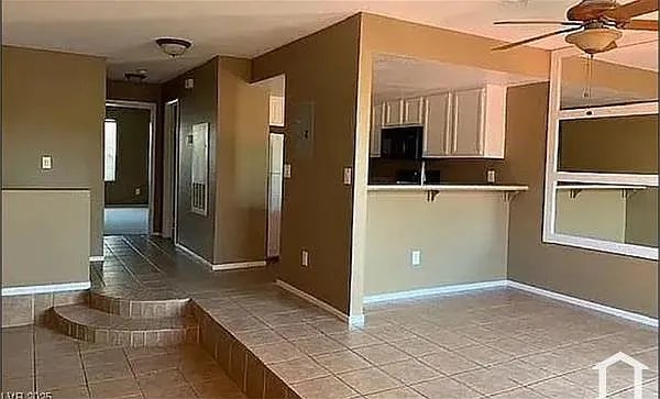 1 bed, 879 sqft, $1,300 — Photo 3