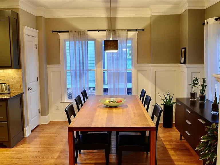 1339 Oakview Rd — Photo 10