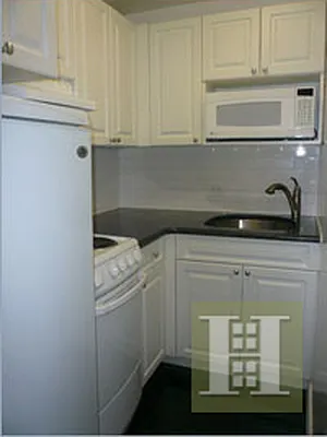 Rented by Halstead Real Estate | media 4
