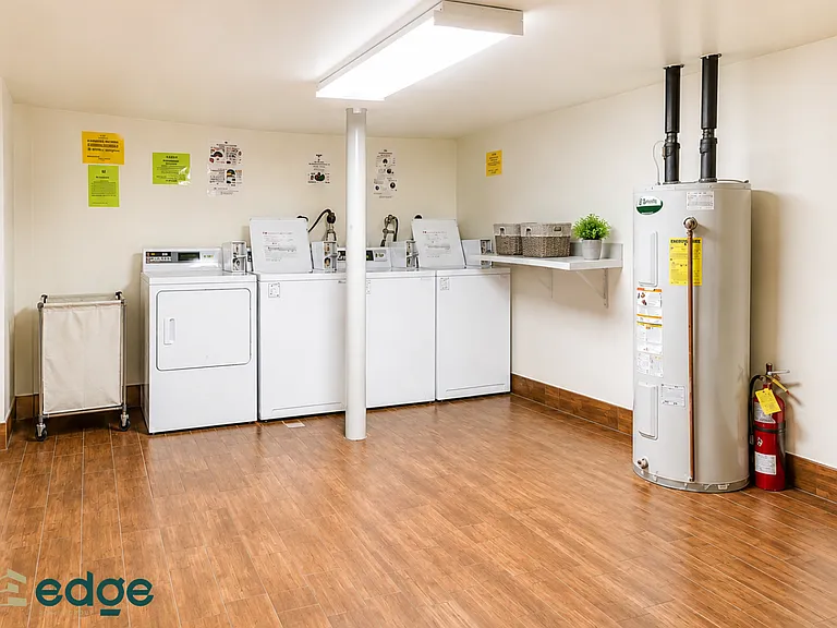 690 Prospect Pl #1R — Photo 8