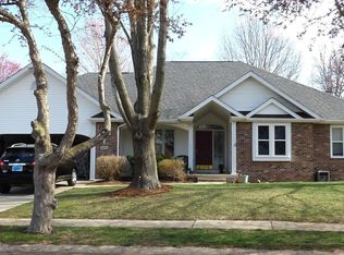 2004 Palo Alto Dr, Springfield, IL 62711
