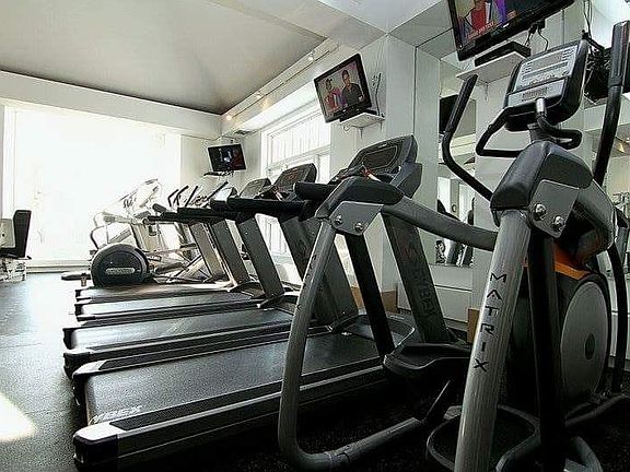 2nd image of 135 Oceana Dr E #F