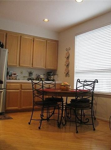 1st image of 1104 Corrales Ln