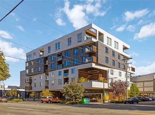 Black and White, Victoria, BC V8V 3K9