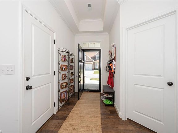 3rd image of 423 Fernwood Dr